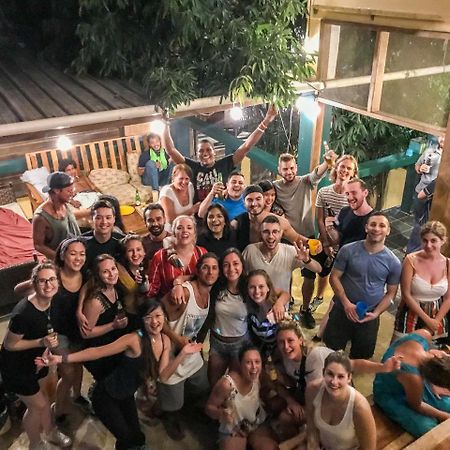 Bella'S Backpackers Cayo Hostel Сан Игнасио Екстериор снимка